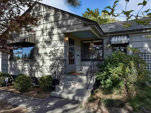 PARTIALLY FURNISHED!! Charming Home in a Convenient Northwest Location! – photo 1