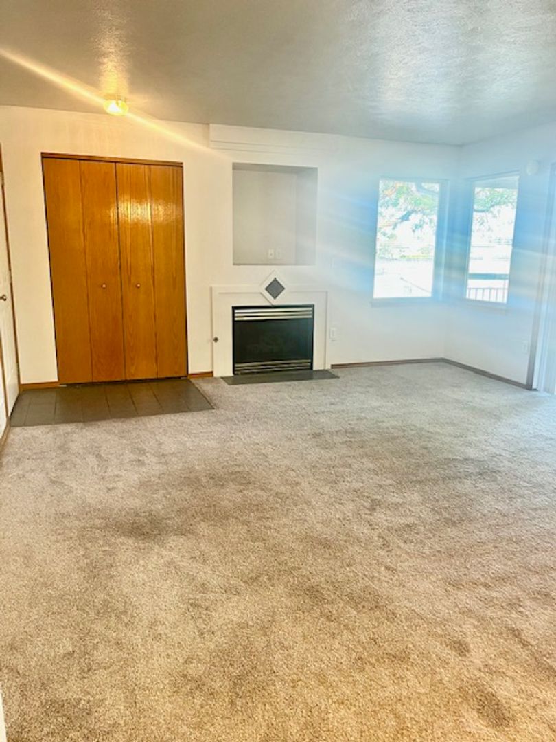 Spokane Valley Apartment: 11401 E. 4th Ave