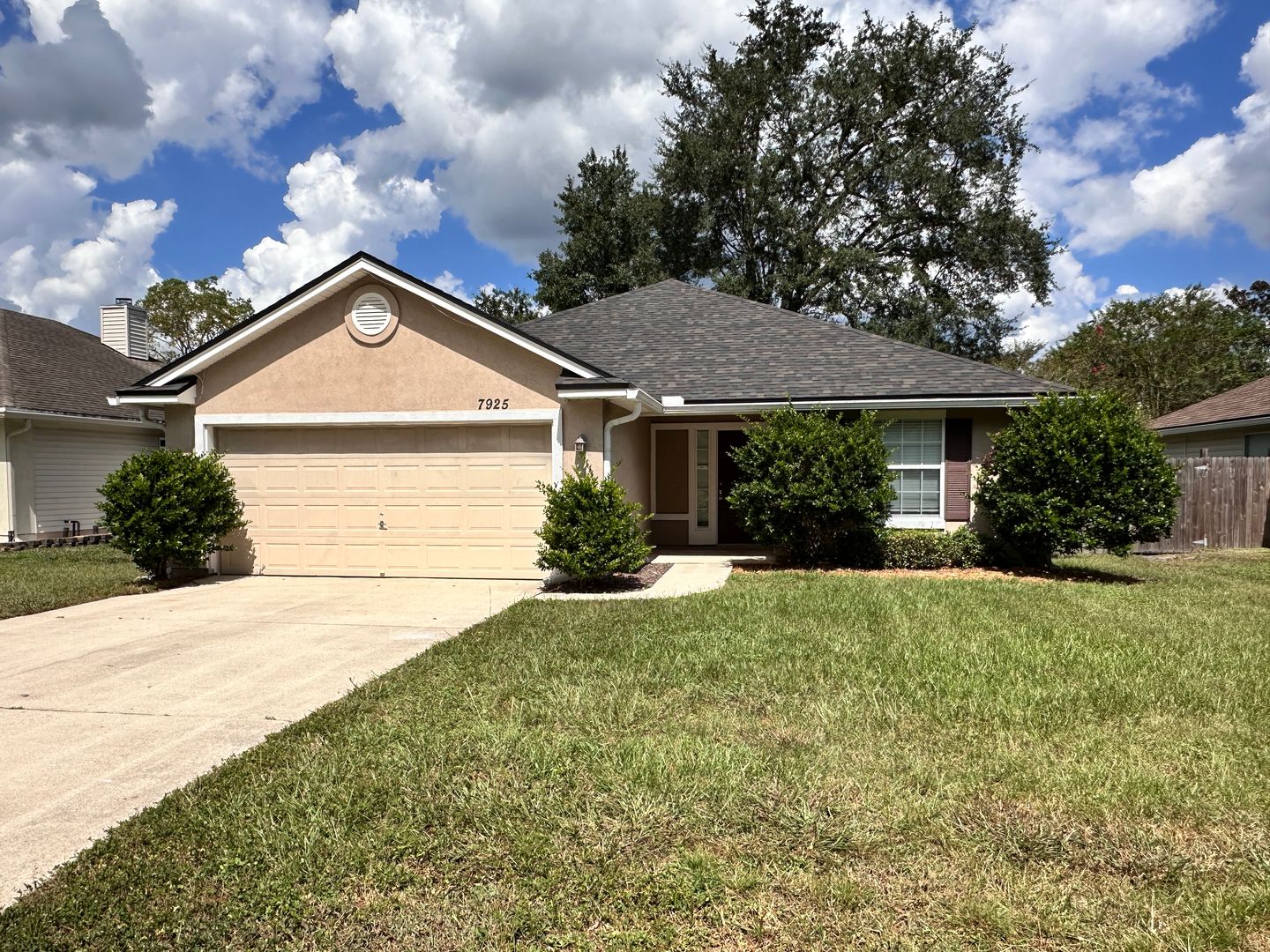 JACKSONVILLE House: 7925 COLLINS BAY CT