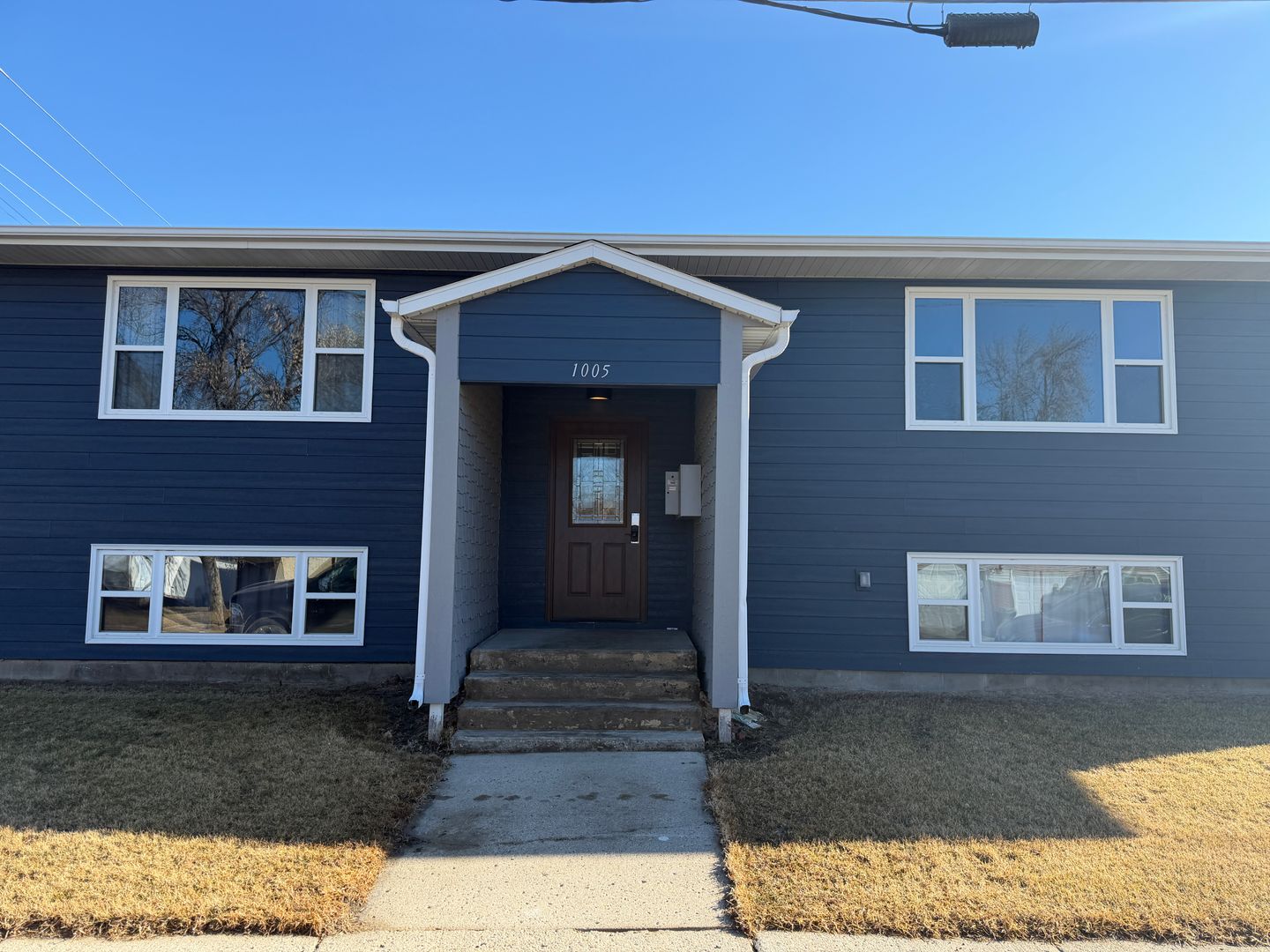 Jamestown Apartment: 1005 4th Ave SW