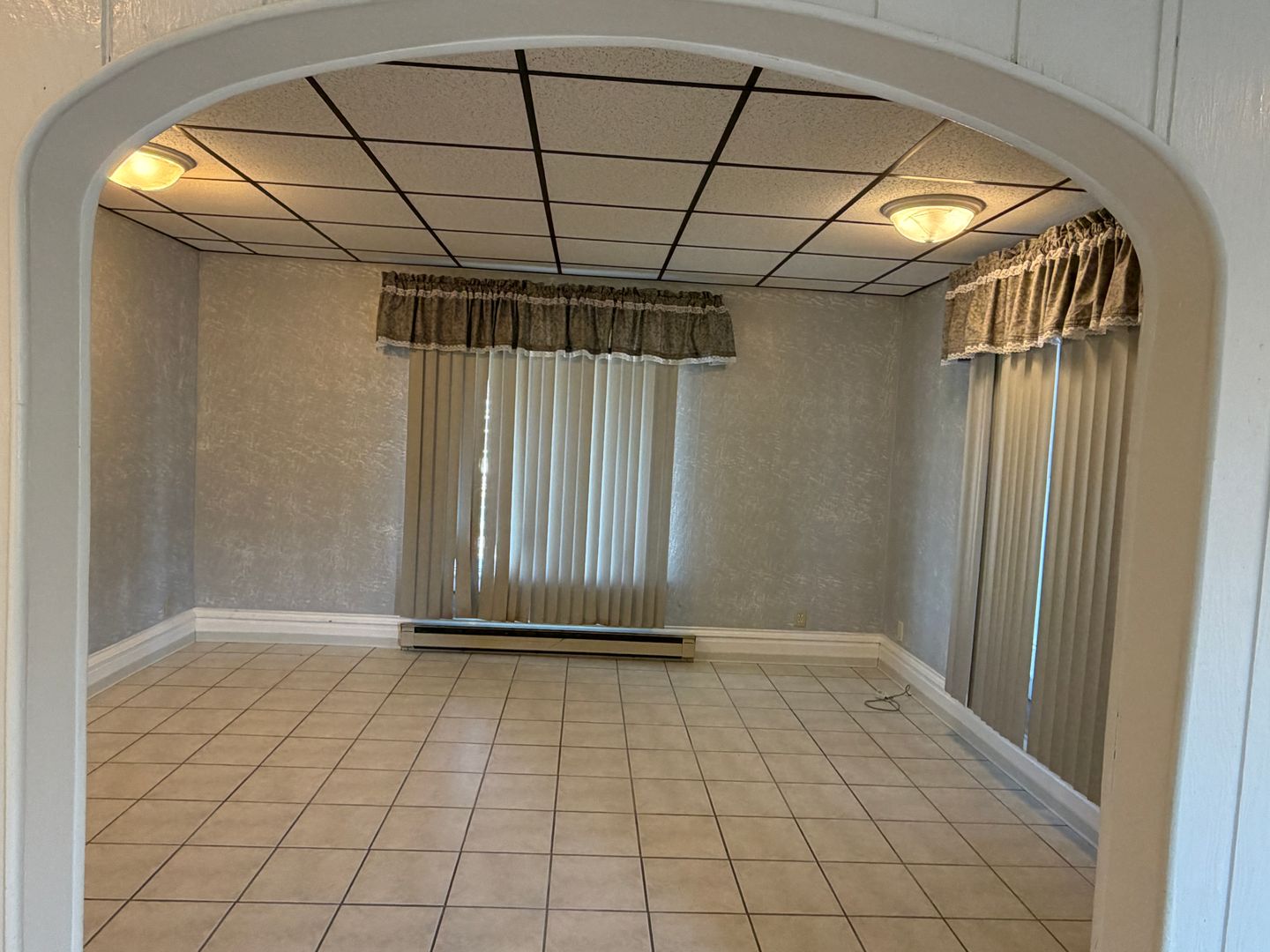 Jamestown Apartment: 406 4th Ave SE