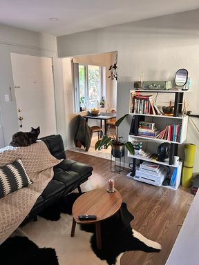 Upstairs 1 Bedroom courtyard view unit – photo 1