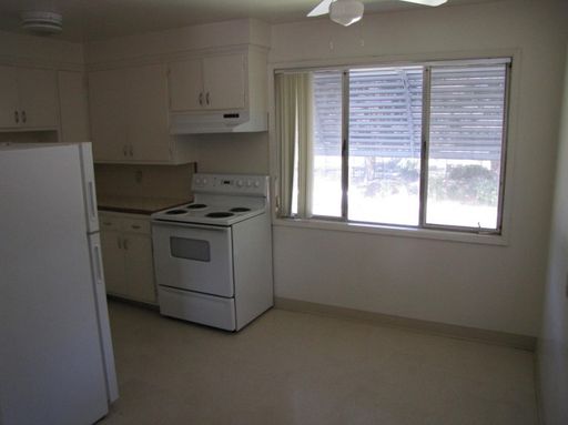2 bedroom Riverside Manor apts – photo 1