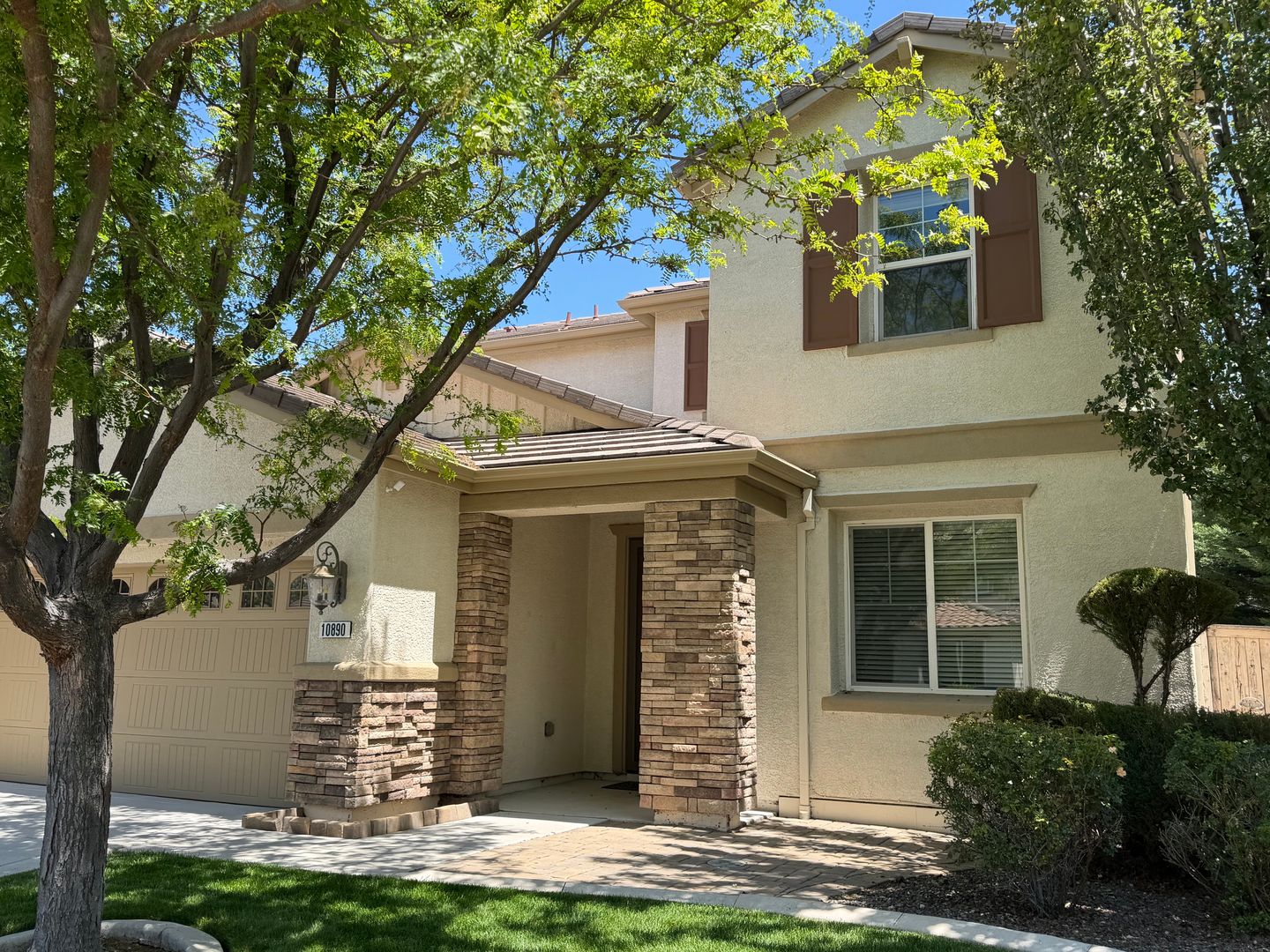 Reno House: 10890 Oakhaven
