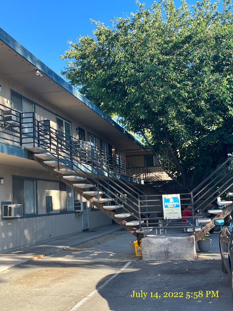 Sparks Apartment: 930 I Street