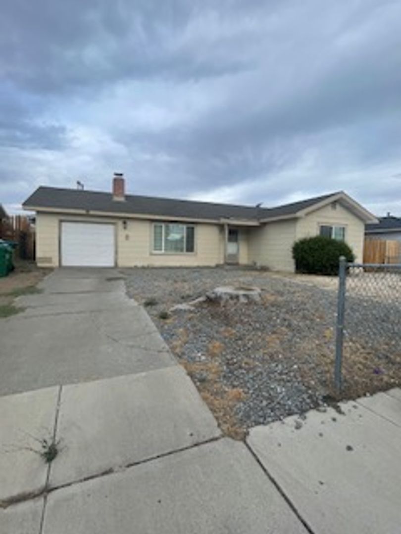 Reno House: 914 Melrose Dr