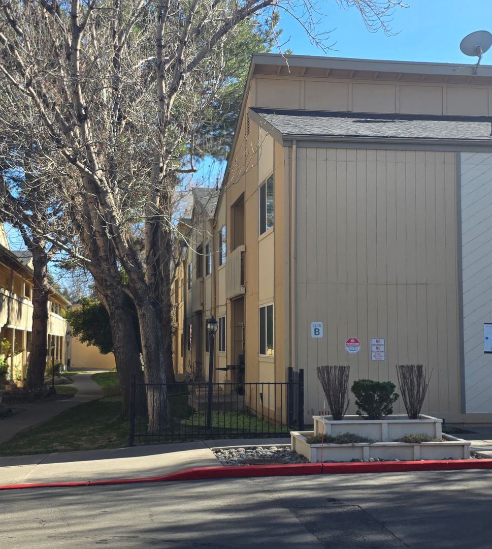 Reno House: 2300 Dickerson Road Apt 29