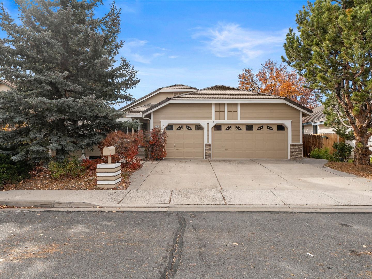 Reno House: 6165 Greenbrook Dr