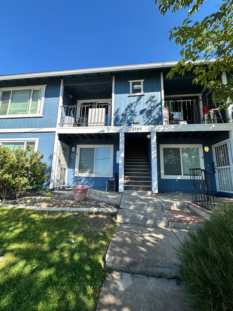 Reno House: 3345 Scottsdale Rd #2