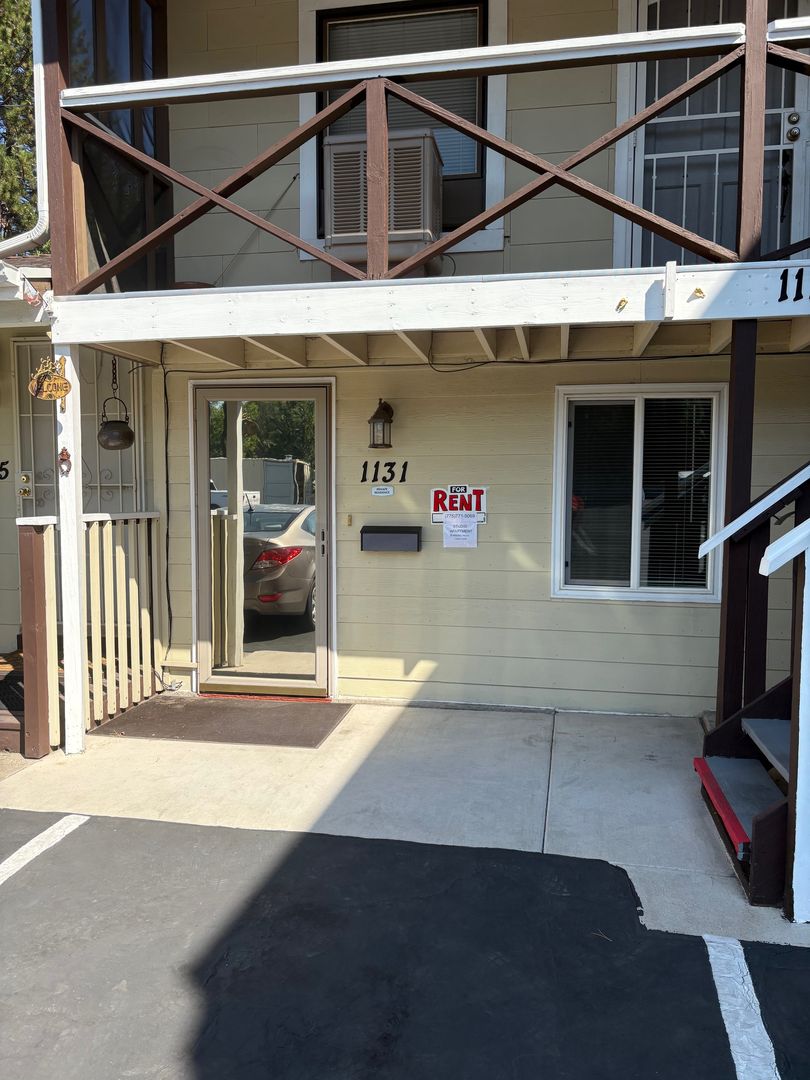 Reno Condo: 1131 Hunter Lake Dr