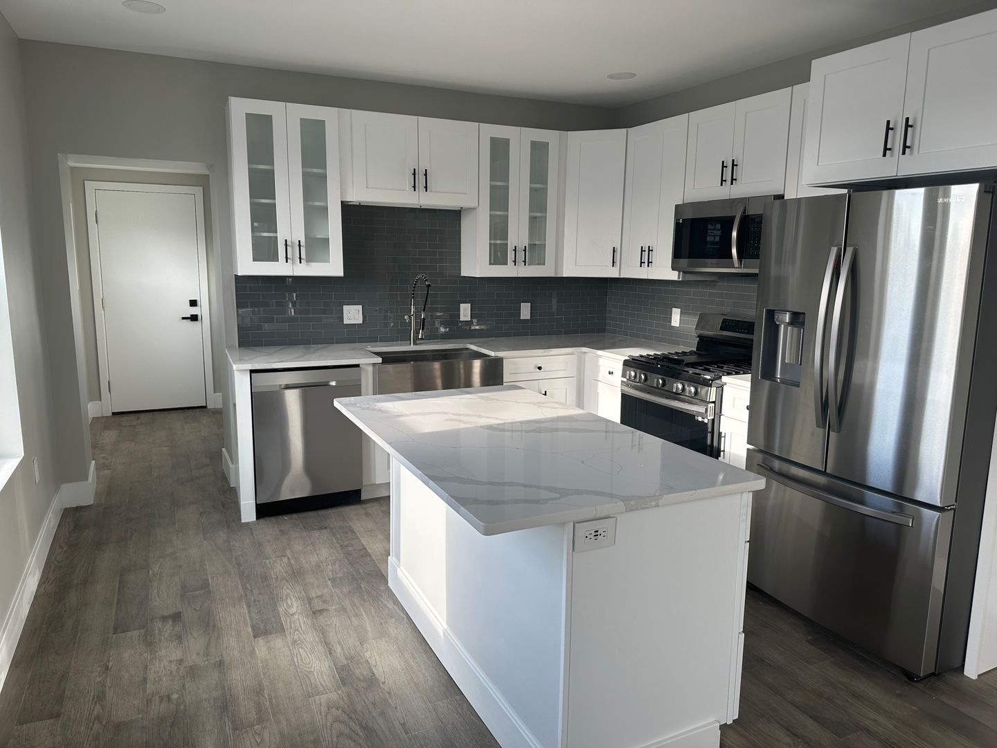 Philadelphia House: 484 Shurs Lane