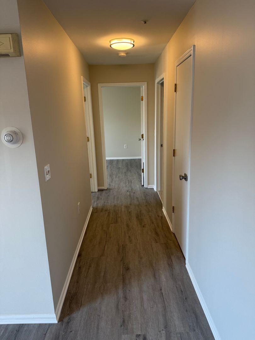 Green Brook Apartment: King Court