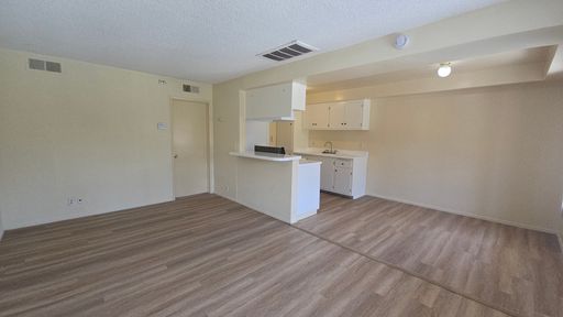 Stunning 1-Bed, 1-Bath Apartment – Spacious !