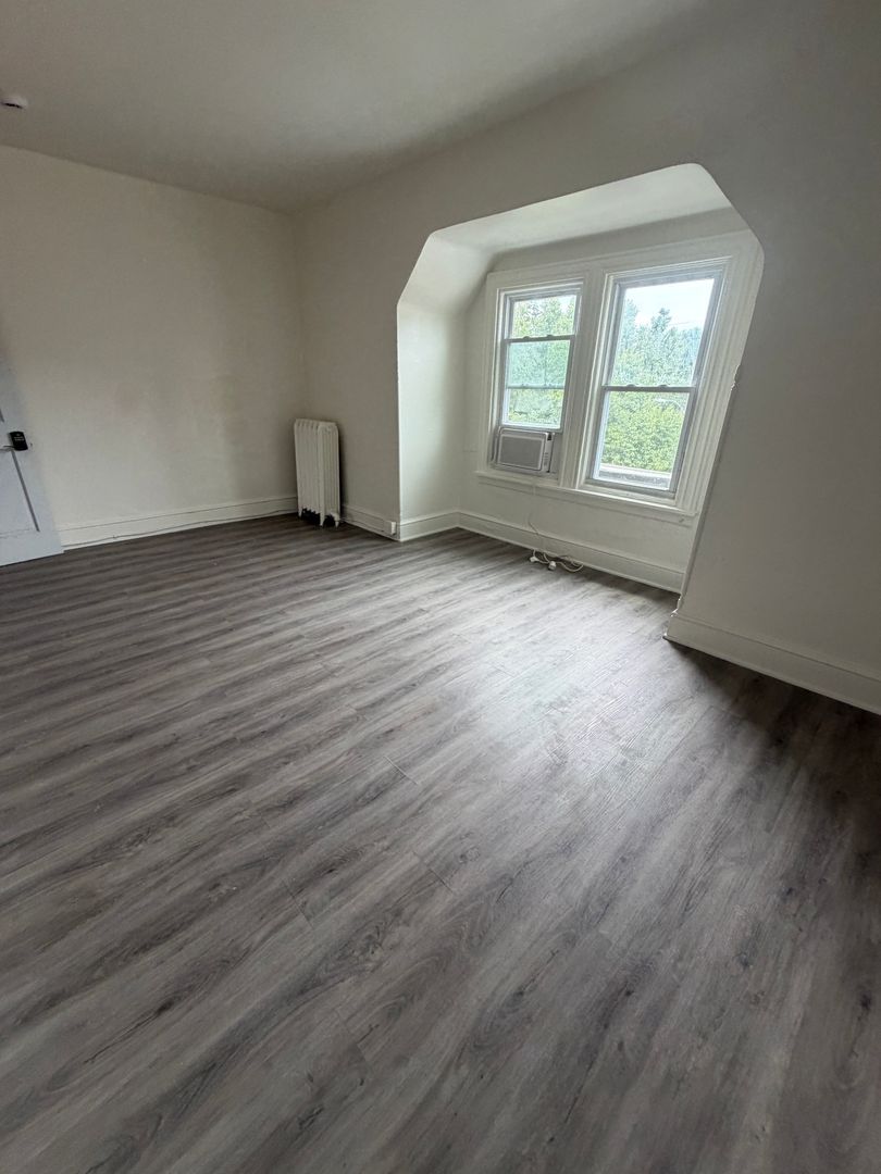 Lancaster Apartment: 441 West Orange Street