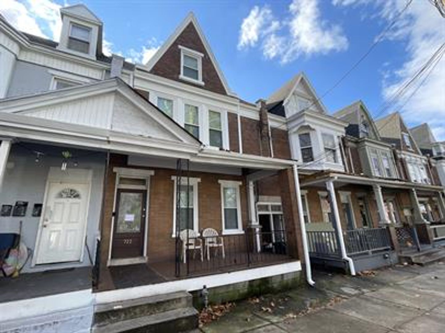 Lancaster Apartment: 722 East King Street