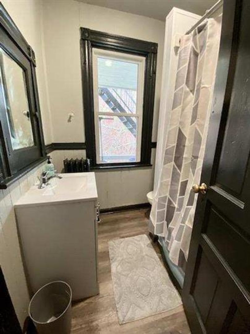 Lancaster Apartment: 19 South Ann Street