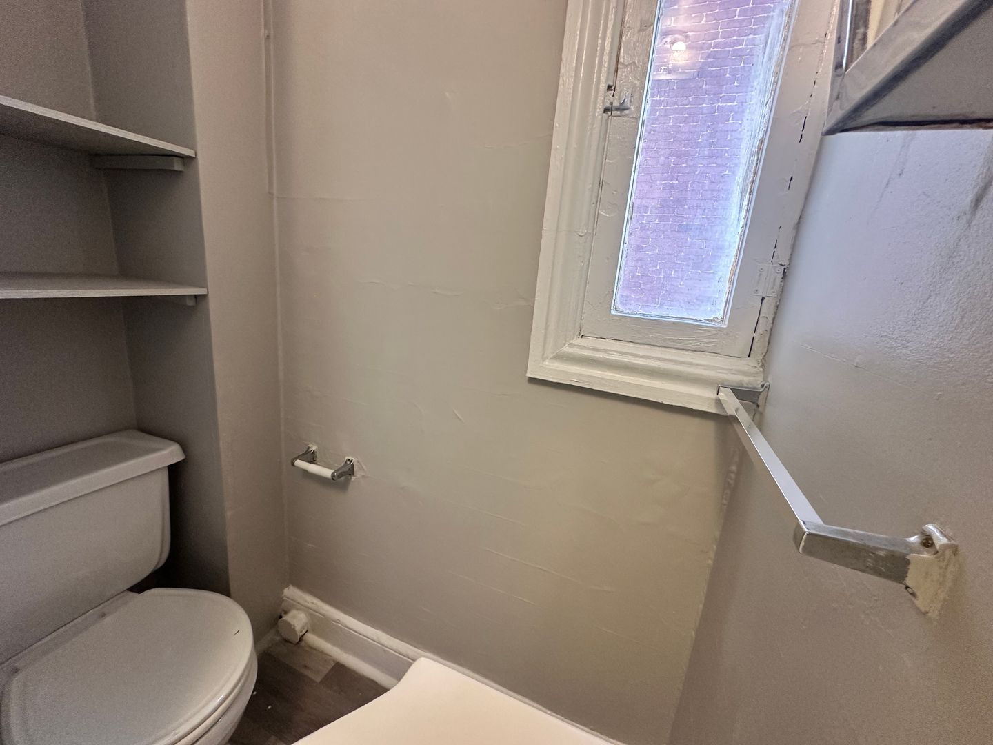 Lebanon Apartment: 324 Old 9th Street