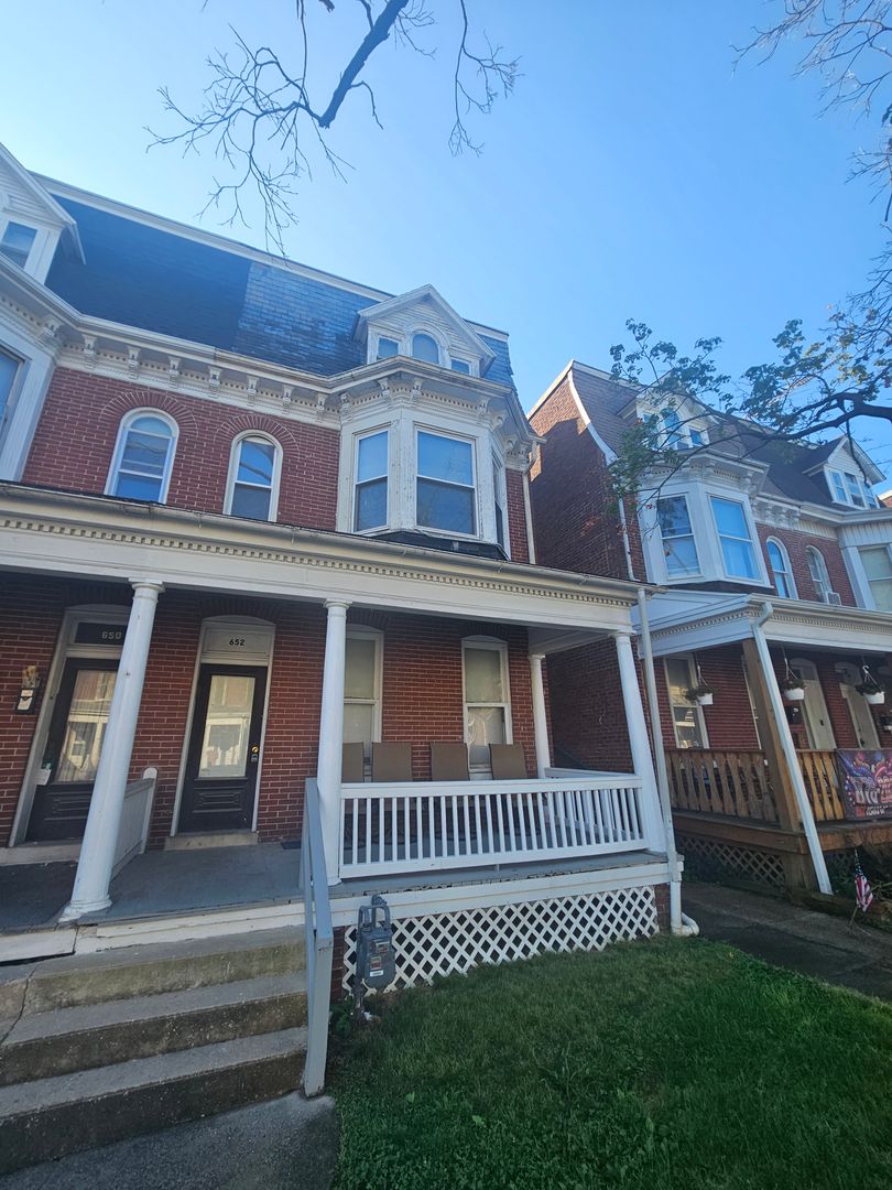 York Apartment: 652 Pennsylvania Ave
