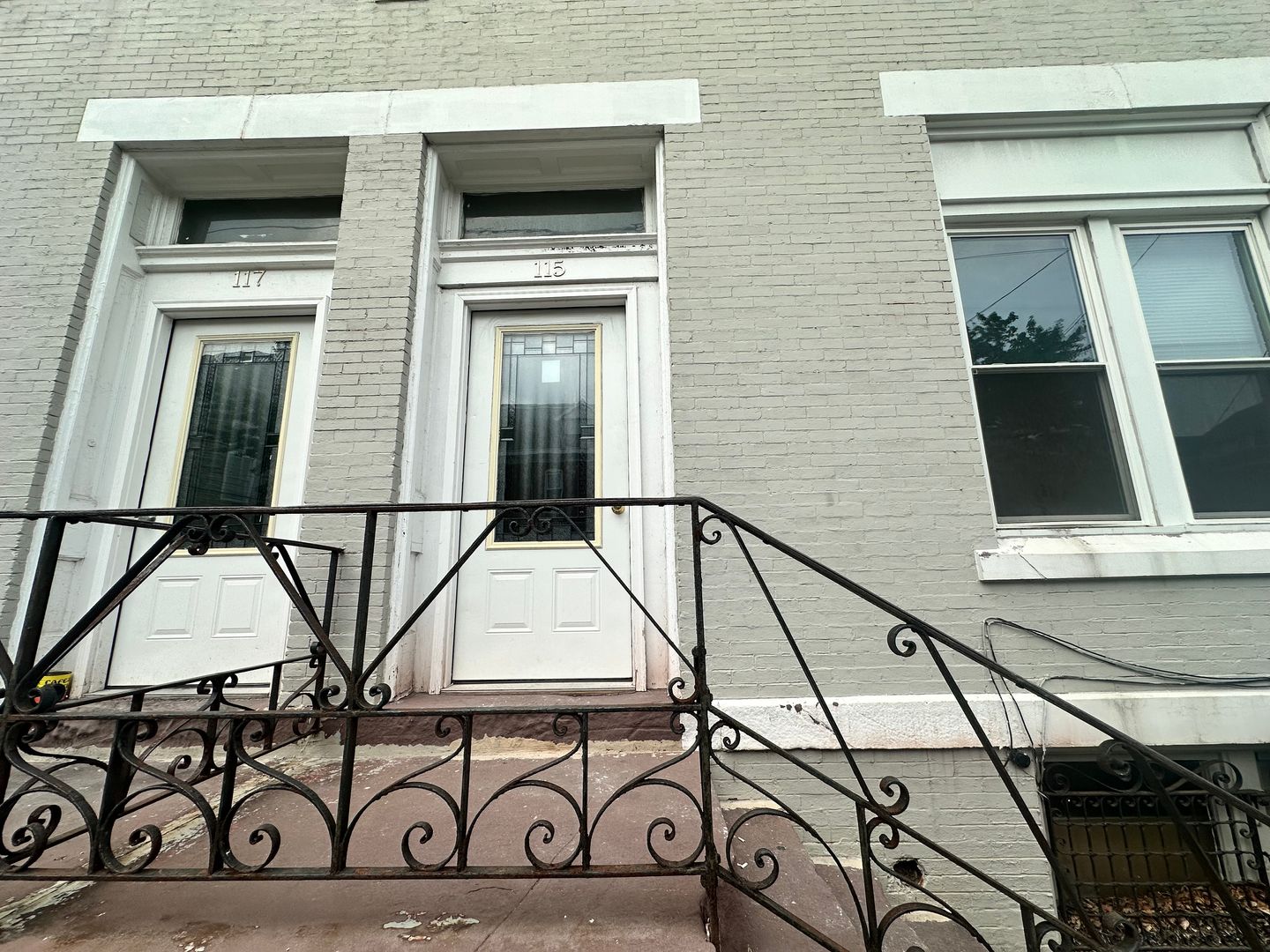 Lebanon Apartment: 115 South 10th Street