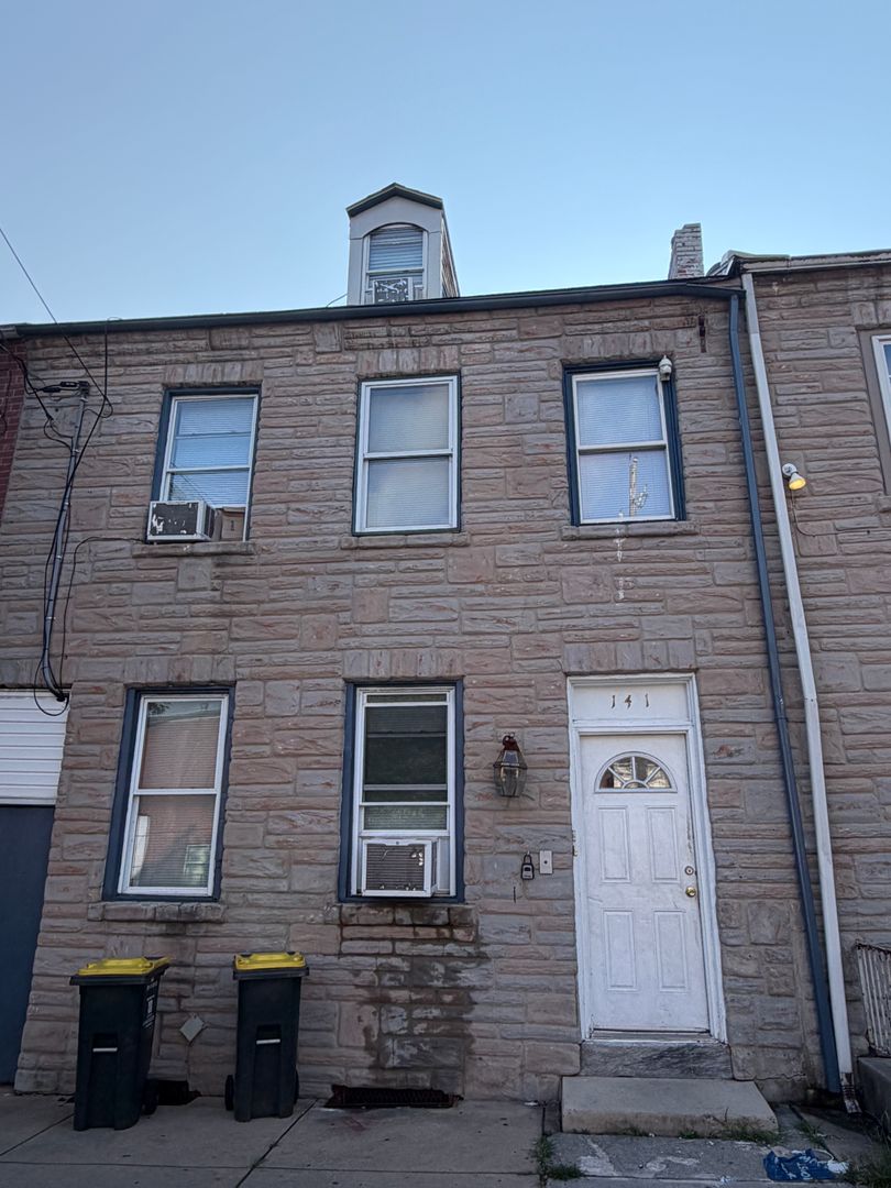 Lancaster Apartment: 141 South Prince Street