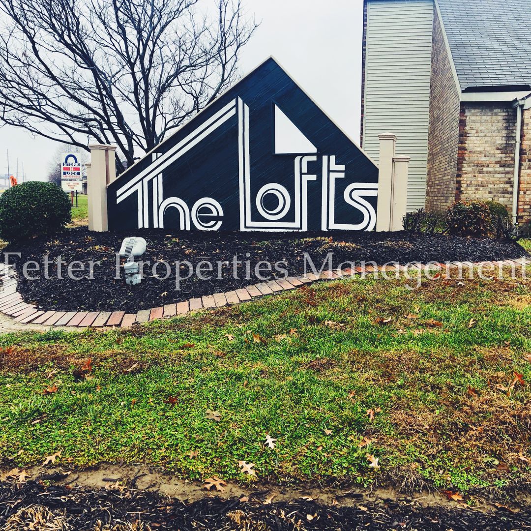 Evansville House: 1121 Loft Cove