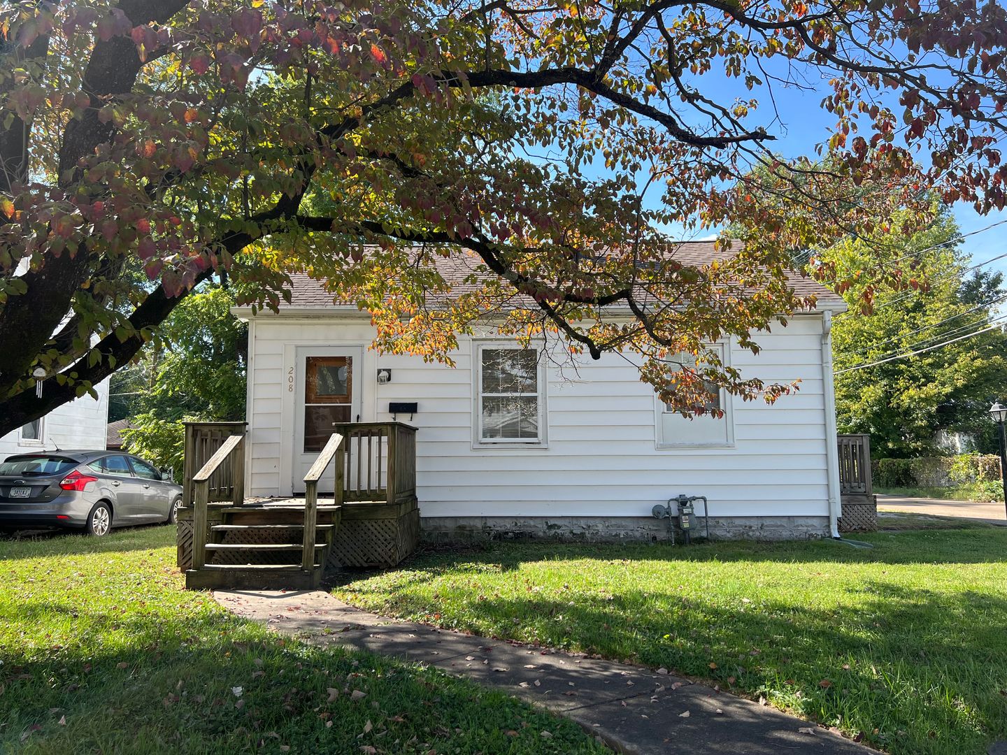 Evansville House: 208 N Spring St