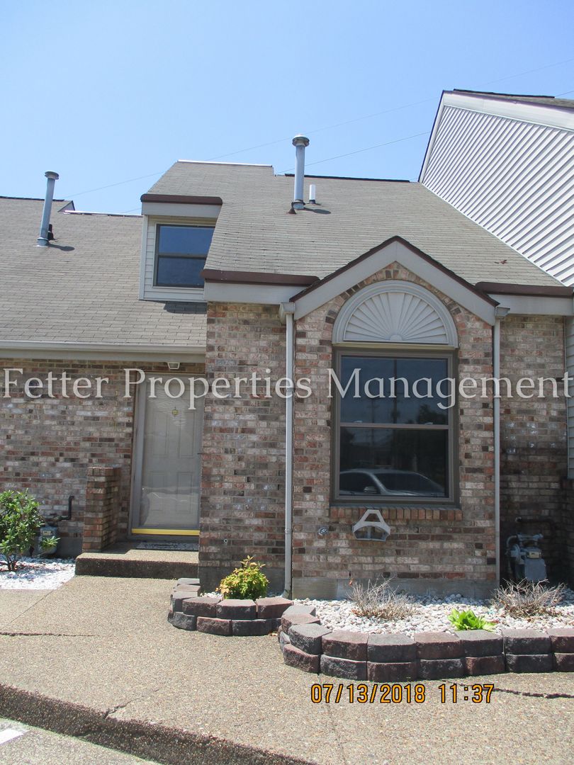 Evansville House: 1130 Loft Cove