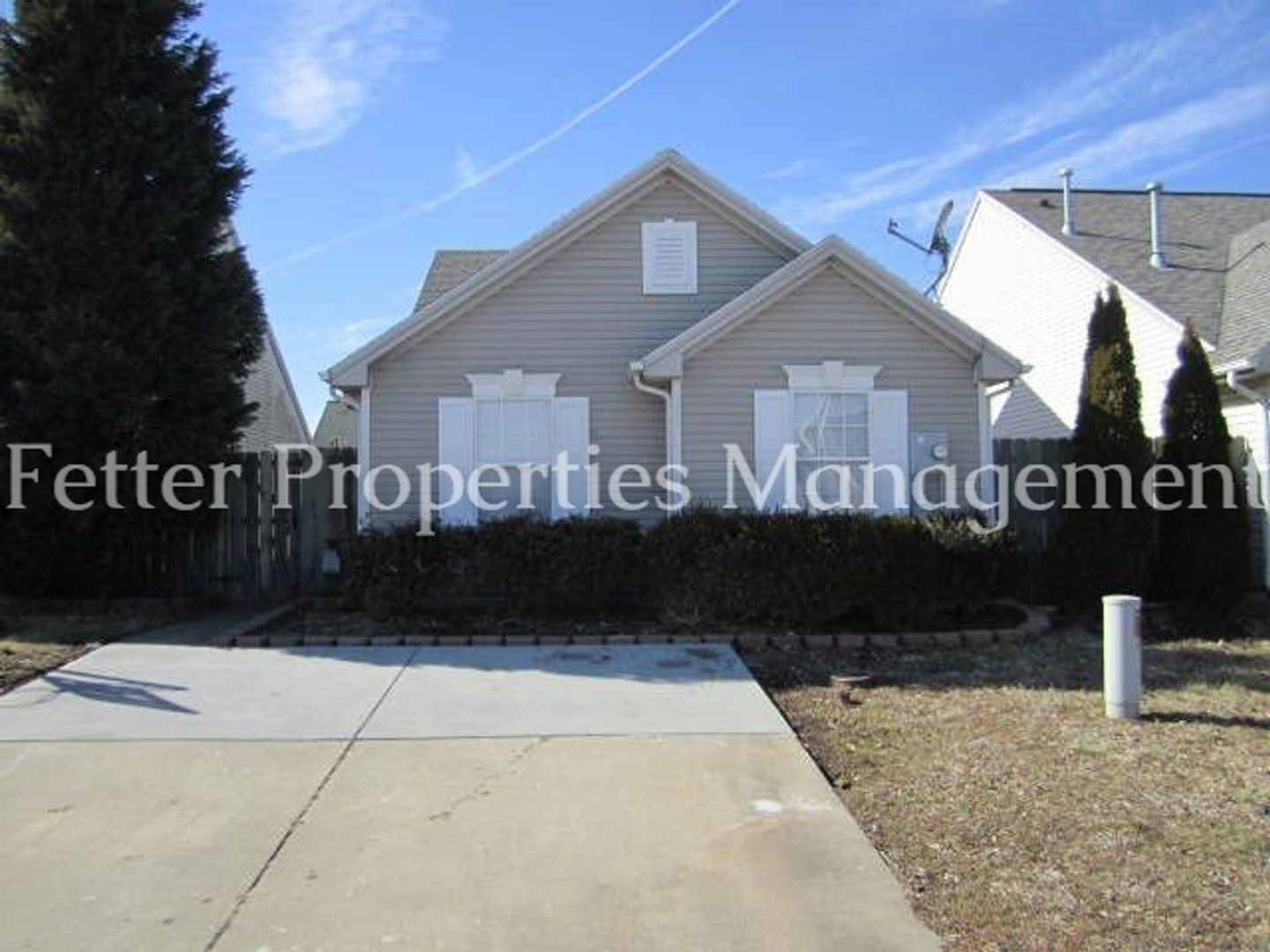 Newburgh House: 5879 Riverwalk Circle