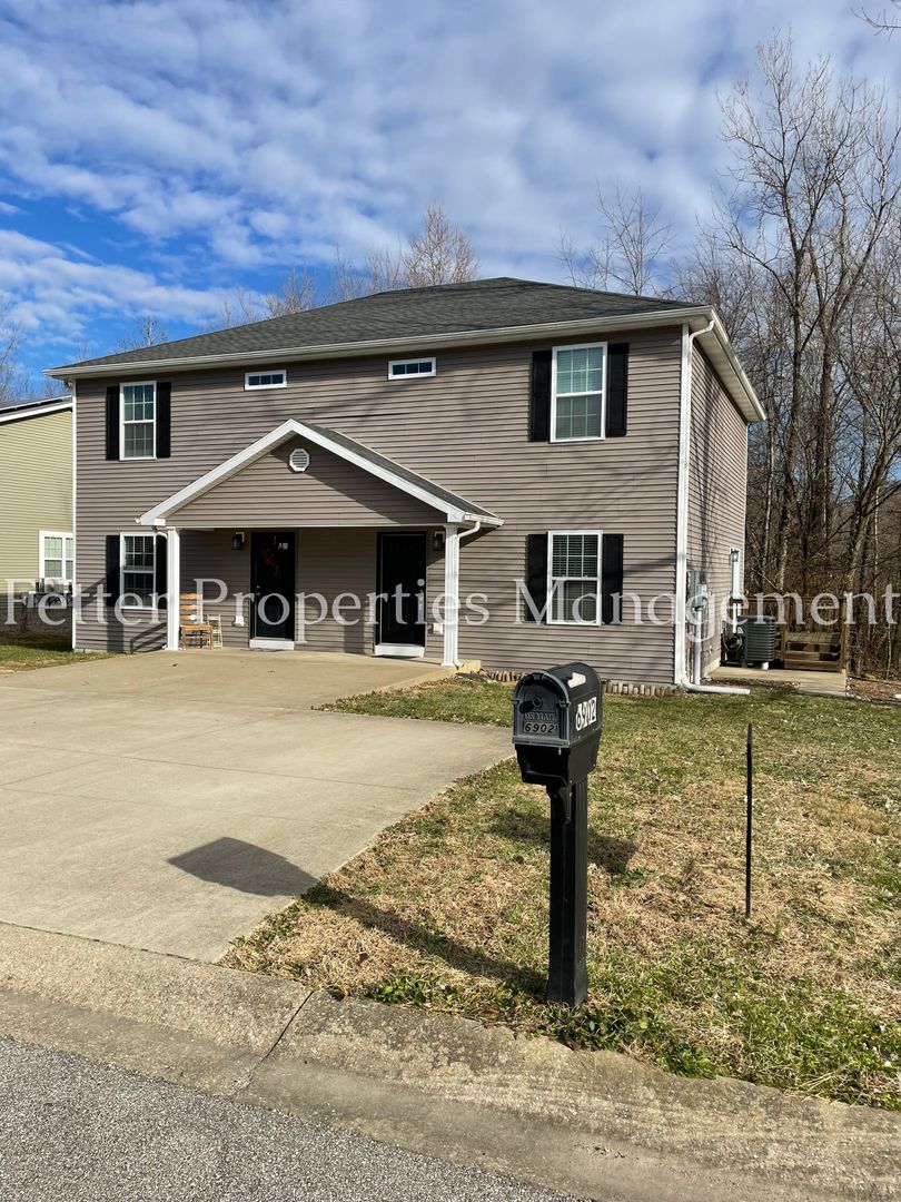 Chandler Apartment: 6902/6904 Crescent Drive