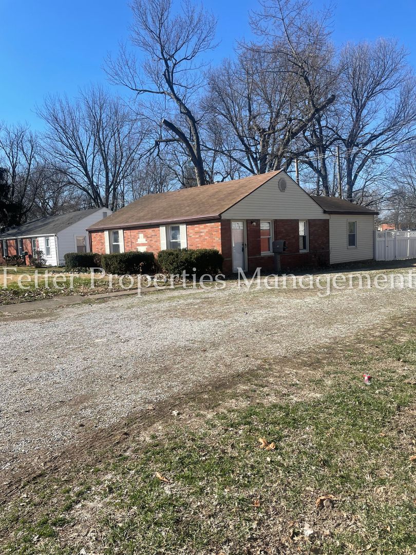 Evansville House: 107 S Congress Ave