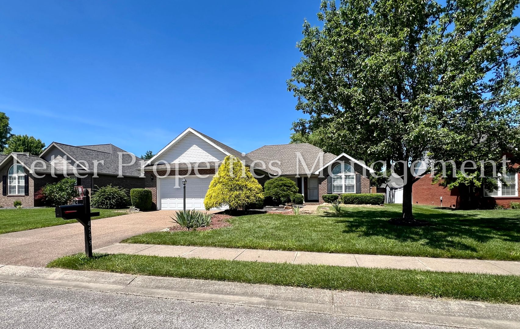 Newburgh House: 4595 Miranda Dr