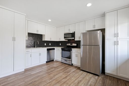 Prickly Pear - Renovated 2 Bedroom Home with In-Unit Laundry, A/C & Private Patio – photo 1