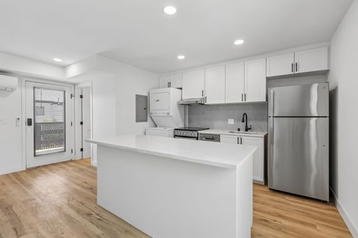 Studio 1.5 Bath Loft Apartment Near the Beach at The Crest – photo 1