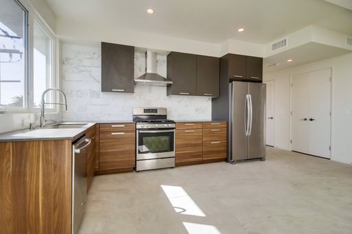 North Park 2 Bedroom Loft | Private Rooftop Deck + 2 Secured Covered Parking Spaces – photo 1