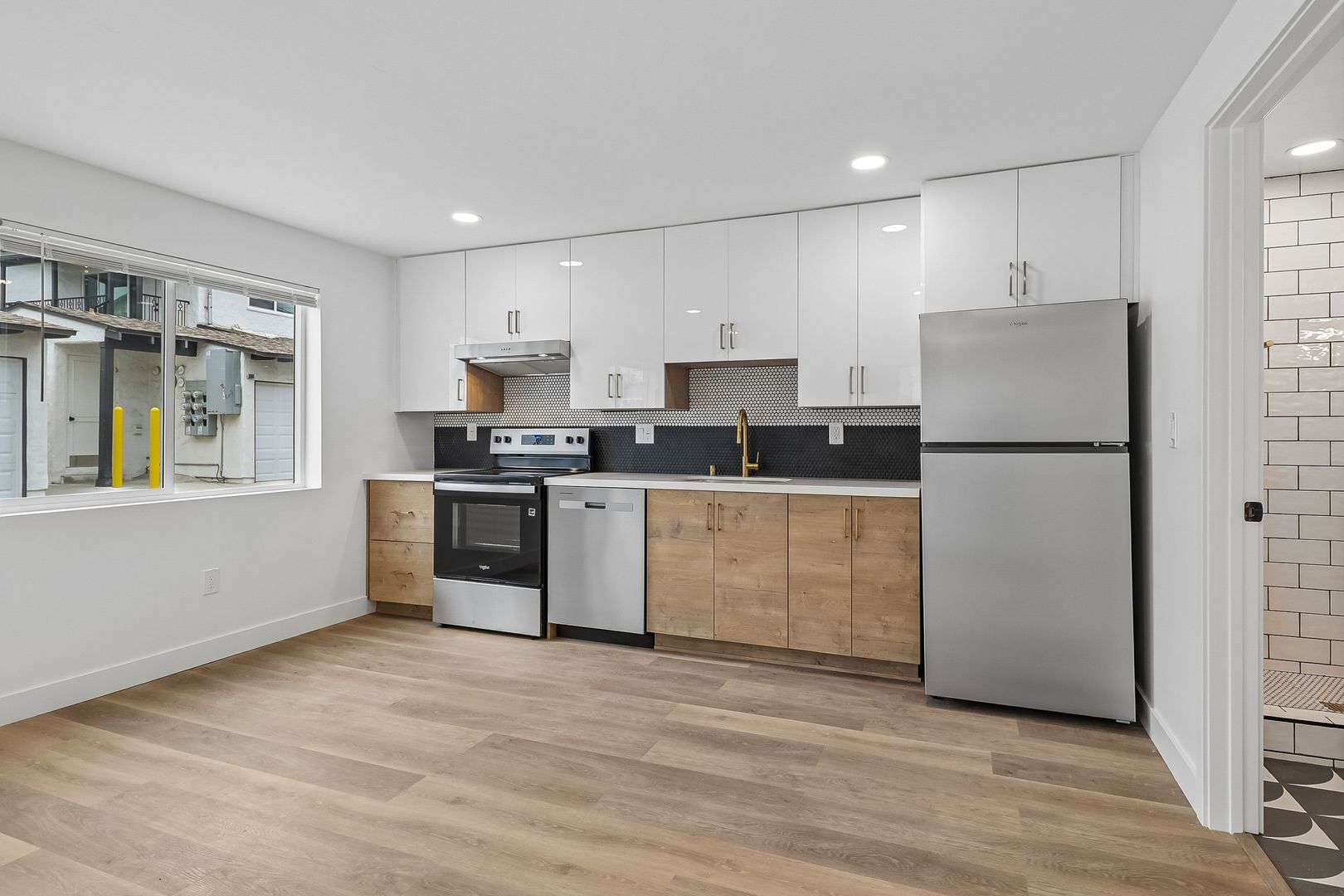 La Jolla Apartment: 6229-6237 La Jolla Blvd