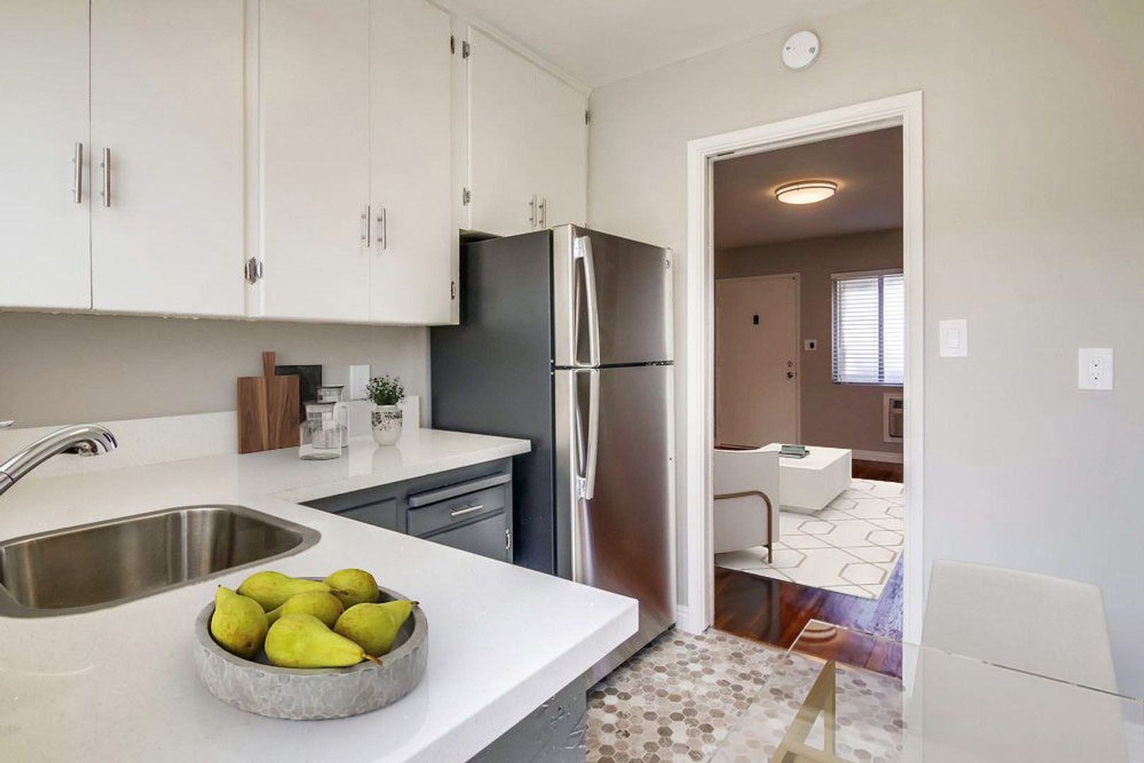 Chula Vista Apartment: 152-164 Garrett Ave