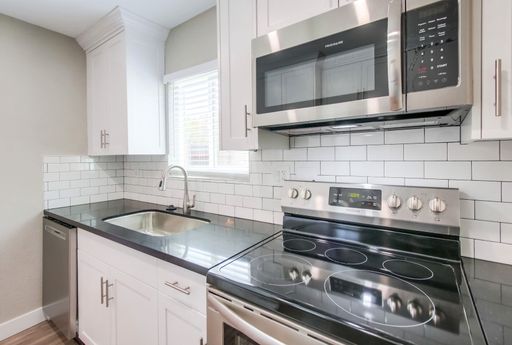 The Irving - RENOVATED! Historical Golden Hills – photo 1