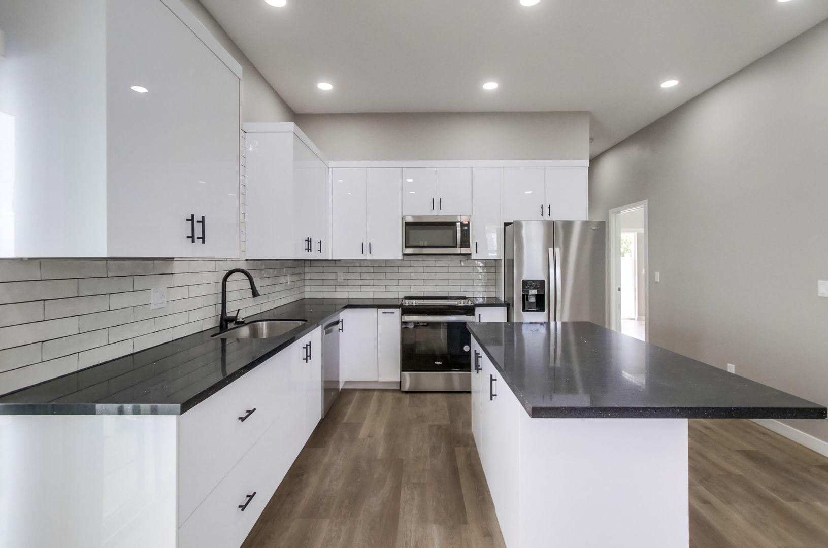 La Mesa Apartment: 4747-4757 Jessie Ave