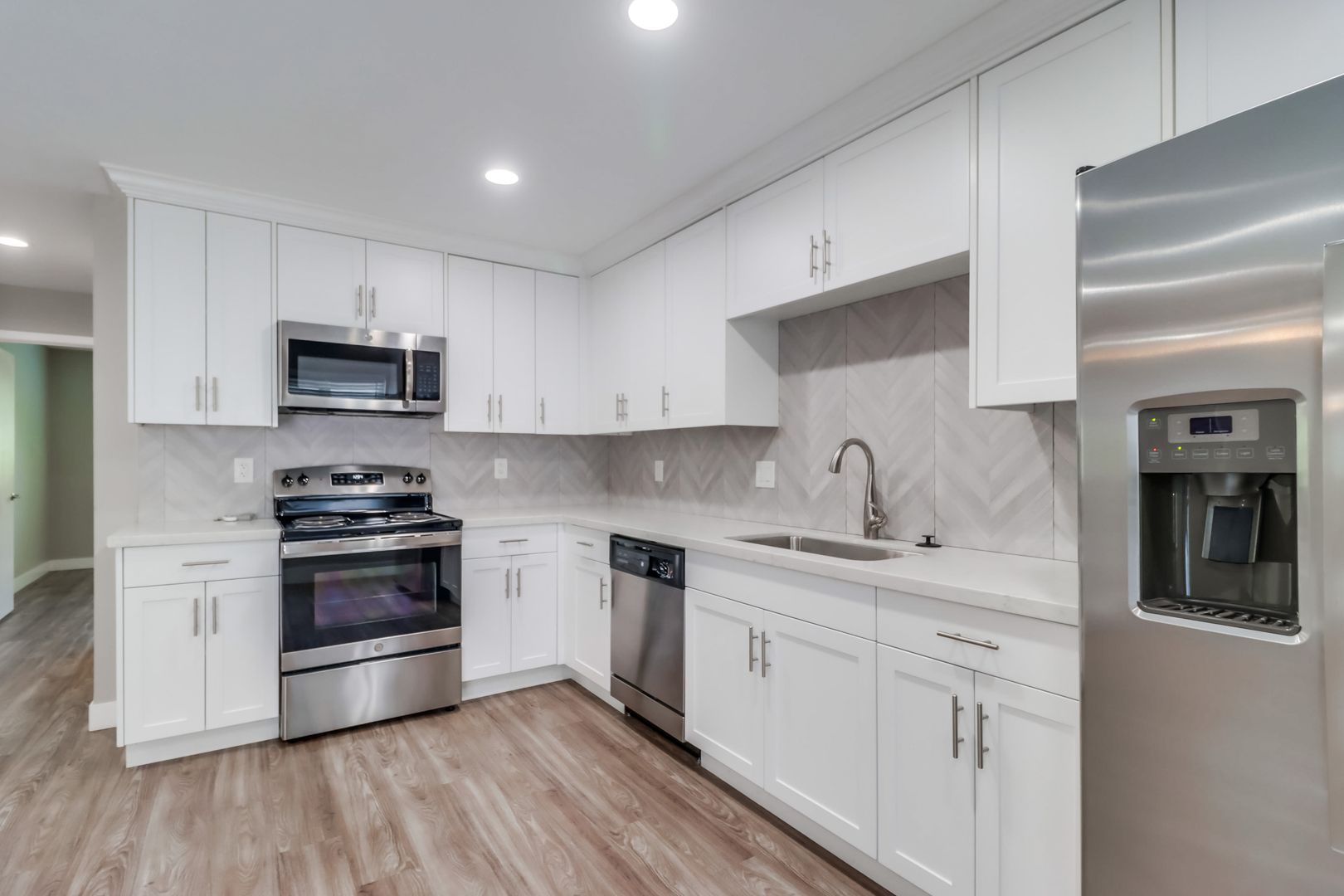 Imperial Beach Apartment: 812 12th St