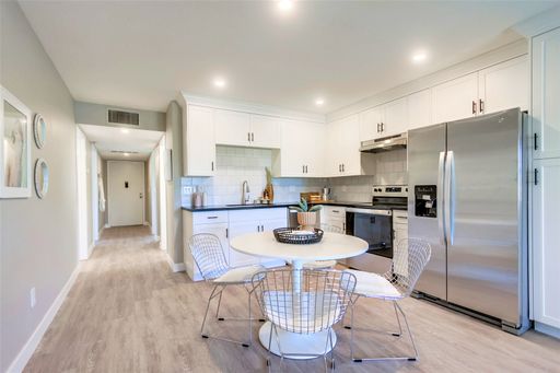 Latte Apartments – Escondido Living with Pool, AC, In-Unit W/D & Parking – photo 1