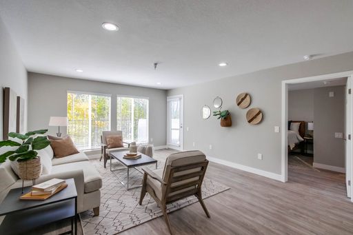 Eugene Eddy - Pet-Friendly 3-Bedroom with Assigned Parking & In-Unit Washer/Dryer – photo 1