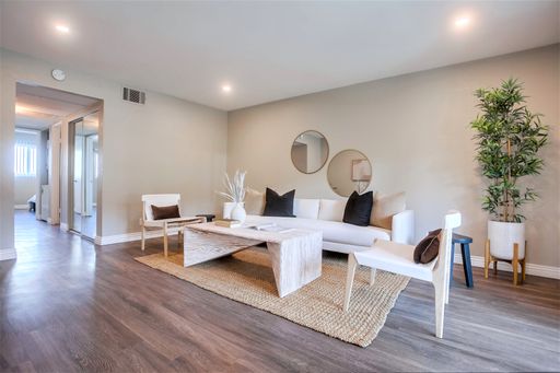 Latte - Renovated 3 Bed / 3 Bath | In-Unit Washer & Dryer | Pool & Spa – photo 1