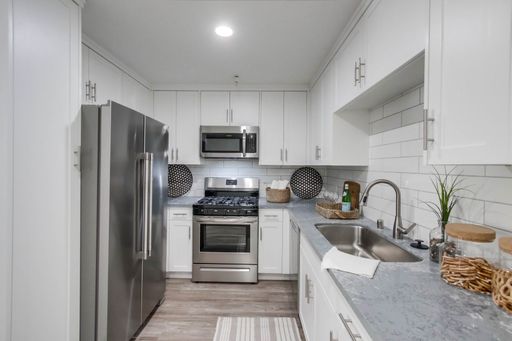 Eugene Eddy | Renovated 3BR with 2 Parking Spaces, A/C & In-Unit Laundry – photo 1