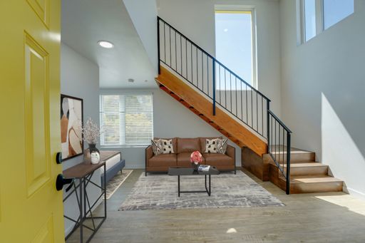 Duplet | Unique Studio Loft in Hillcrest with In-Unit Laundry & Modern Finishes – photo 1