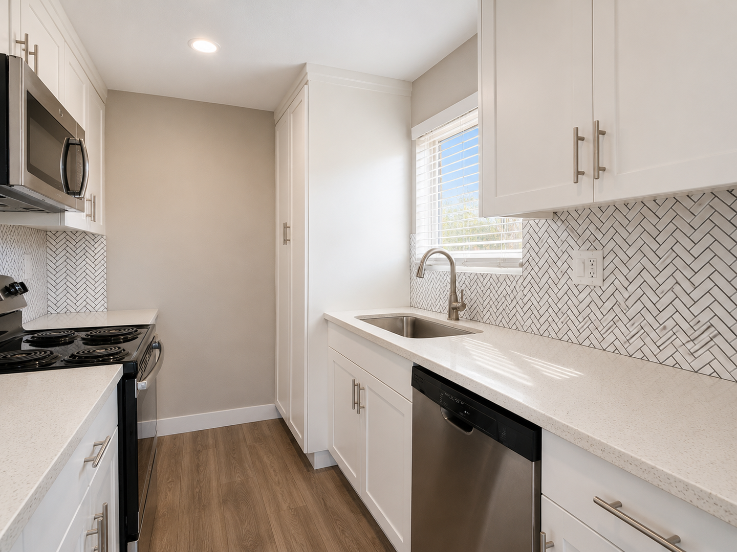 Escondido Apartment: 1550-1568 S. Juniper St