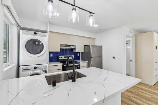Easy Living at The Mayer | Pacific Beach Studio – photo 1