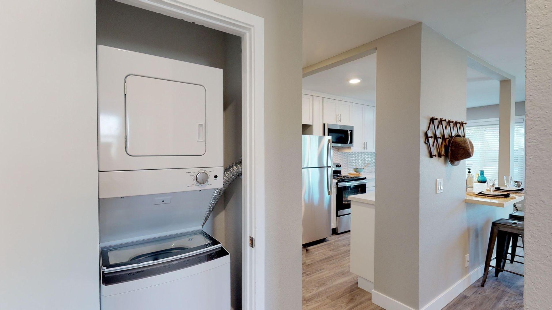 Escondido Apartment: 1550-1568 S. Juniper St