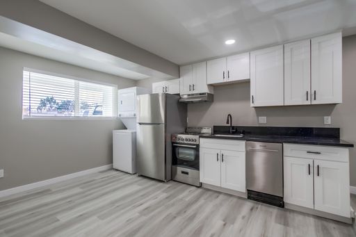 C30 | Spacious Renovated Studio in Golden Hill – photo 1
