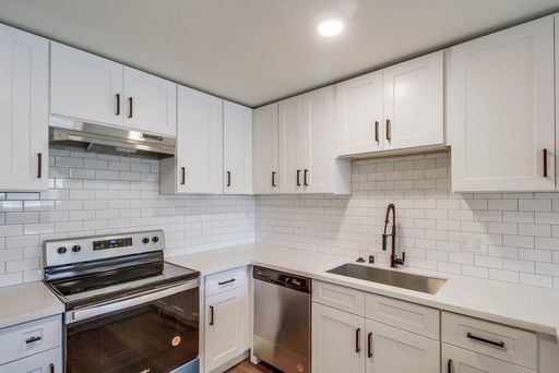 GLO | Renovated 2 Bedroom, 1.5 Bath | In-Unit Washer/Dryer | La Mesa – photo 1