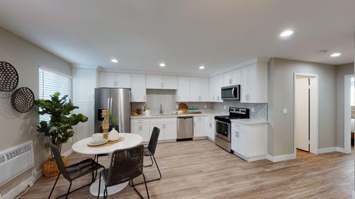 Sunnyside - Stylish 2 Bed, 2 Bath with Patio + Parking – photo 1
